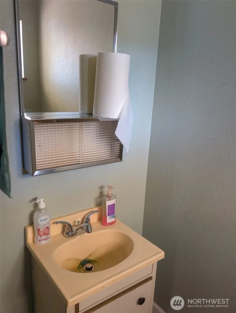 Property photo for 10270 State Route 101, Raymond photo 20