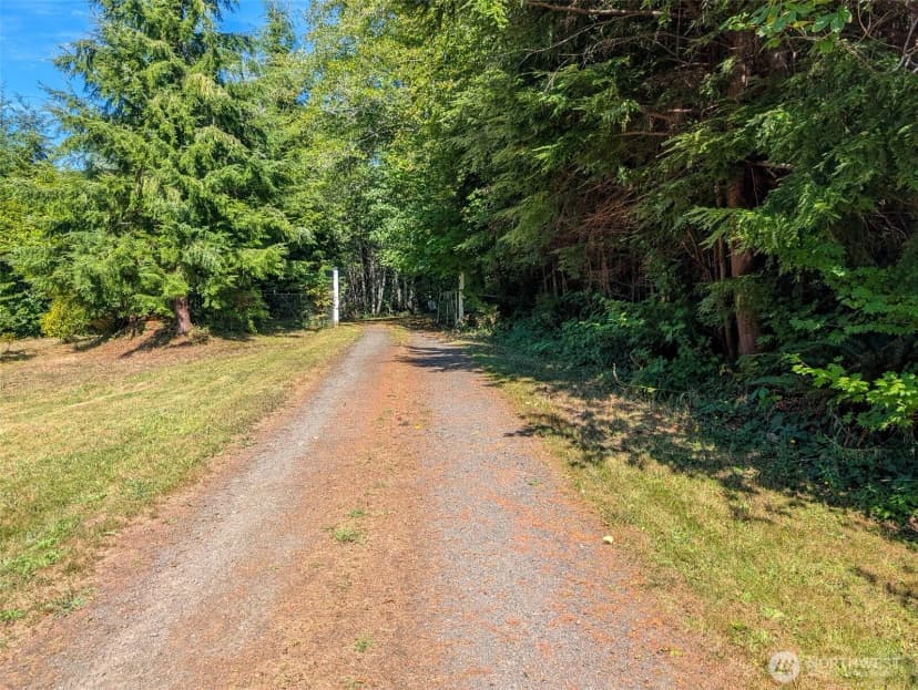 Property photo for 10270 State Route 101, Raymond photo 3