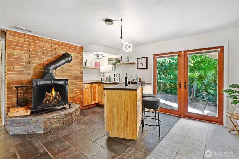 Property photo for 13748 16th Avenue Sw, Burien photo 25