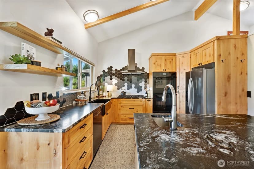 Property photo for 13748 16th Avenue Sw, Burien photo 6