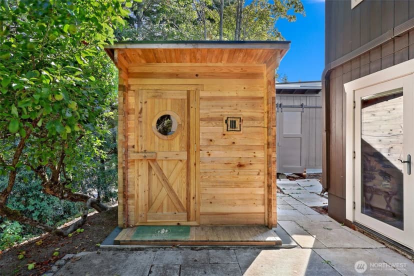 Property photo for 13748 16th Avenue Sw, Burien photo 27