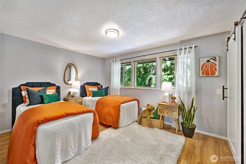 Property photo for 13748 16th Avenue Sw, Burien photo 18