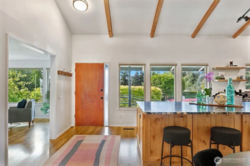 Property photo for 13748 16th Avenue Sw, Burien photo 11