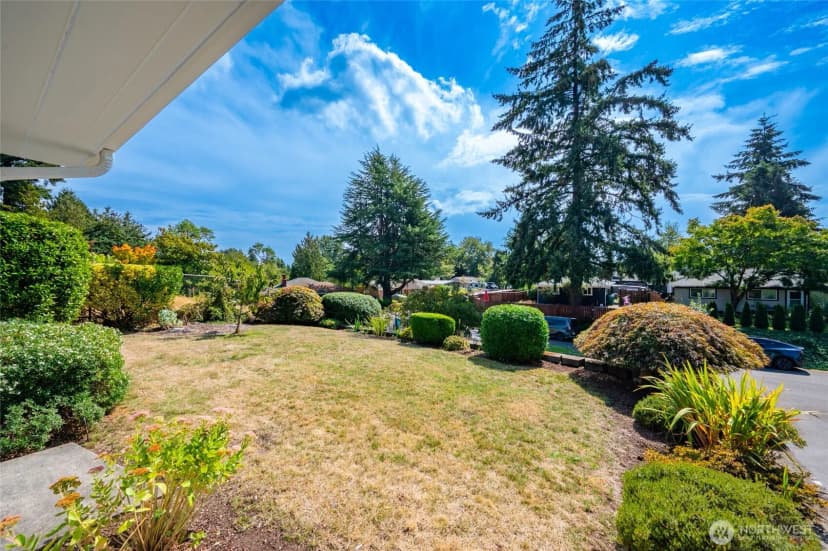 Property photo for 922 Ne 150th Street, Shoreline photo 4