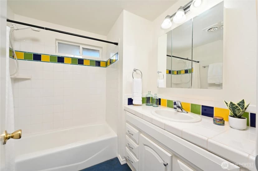 Property photo for 922 Ne 150th Street, Shoreline photo 21