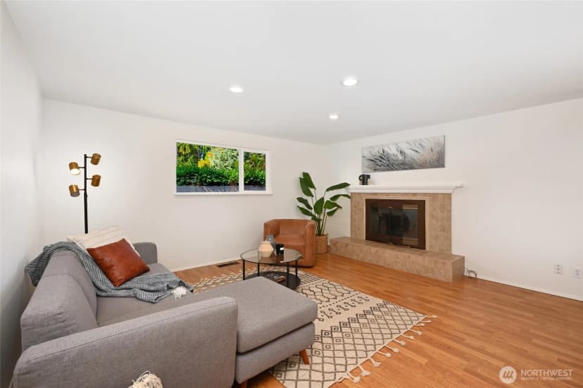 Property photo for 922 Ne 150th Street, Shoreline photo 11