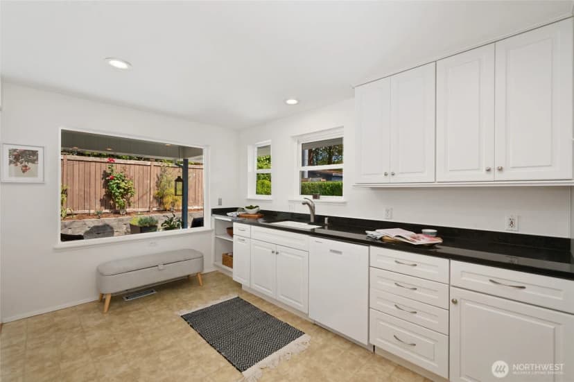 Property photo for 922 Ne 150th Street, Shoreline photo 15