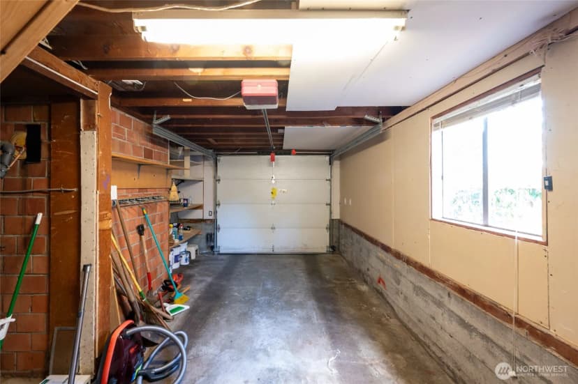 Property photo for 922 Ne 150th Street, Shoreline photo 30