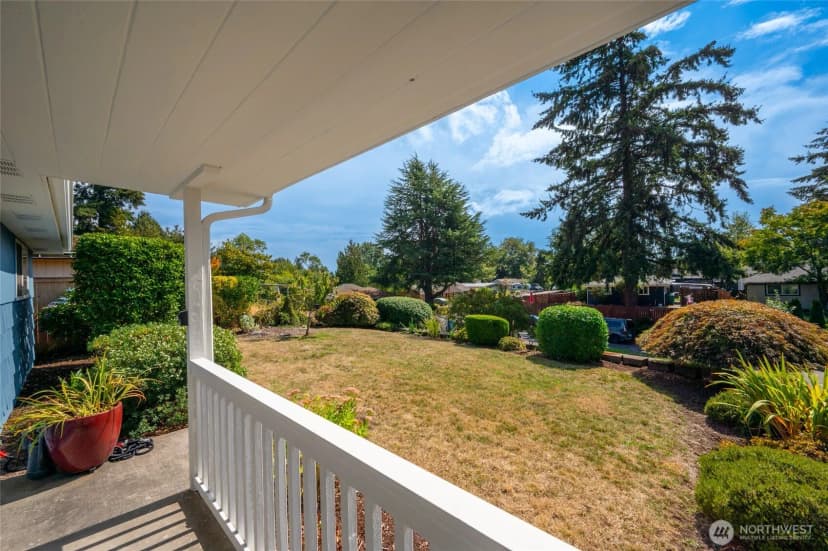 Property photo for 922 Ne 150th Street, Shoreline photo 3