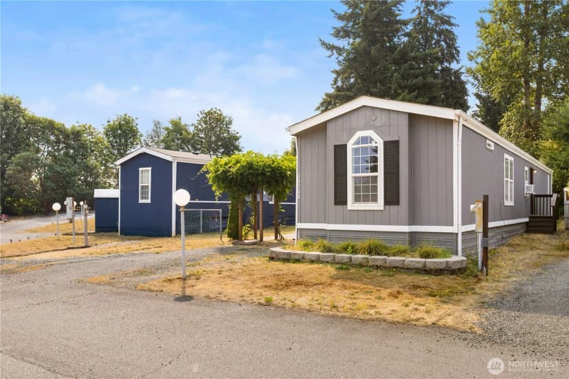 Property photo for 13708 108th Street Ct E #4, Puyallup photo 2