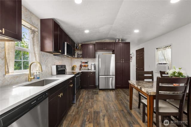 Property photo for 13708 108th Street Ct E #4, Puyallup photo 4
