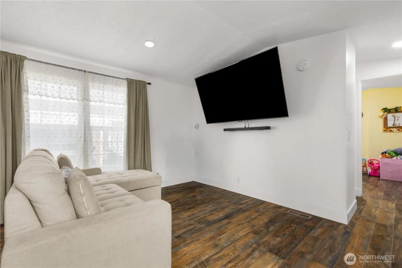Property photo for 13708 108th Street Ct E #4, Puyallup photo 6