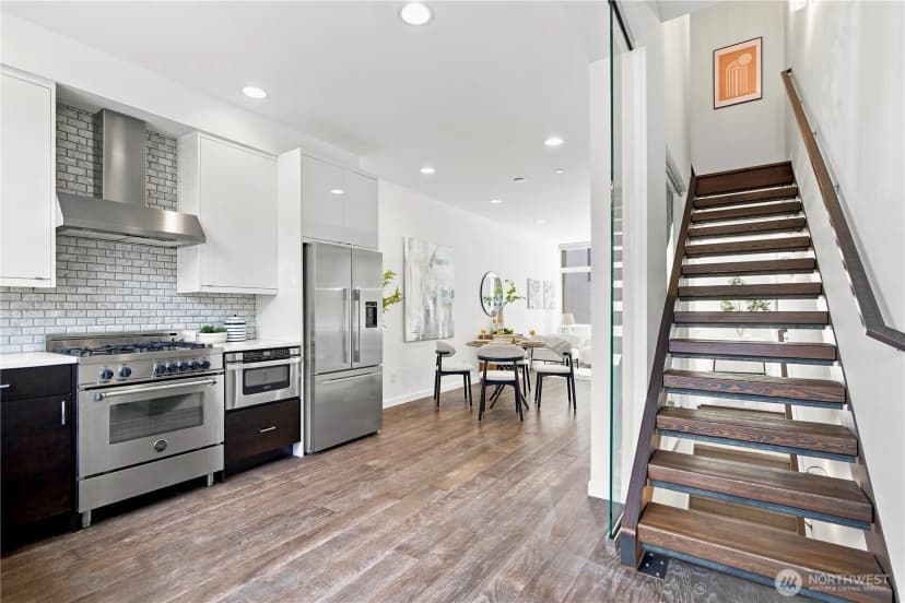 Property photo for 313 Valley Street, Seattle photo 10