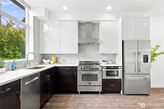 Property photo for 313 Valley Street, Seattle photo 5