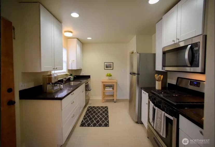 Property photo for 9202 17th Avenue Sw, Seattle photo 4