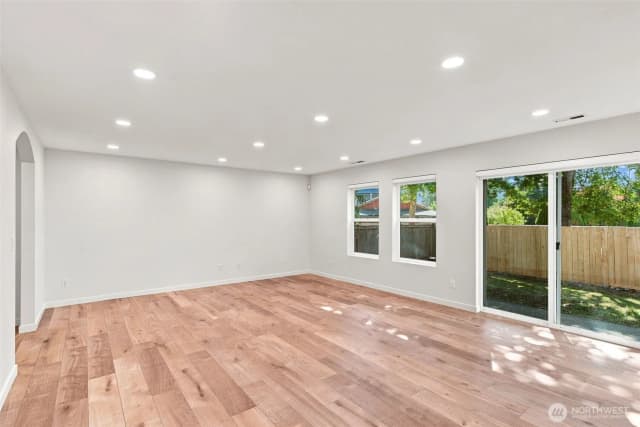 Property photo for 13329 Se 227th Place, Kent photo 5