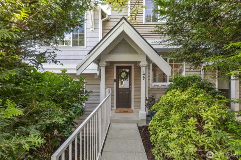Property photo for 23120 Se Black Nugget Road #l4, Issaquah photo 2
