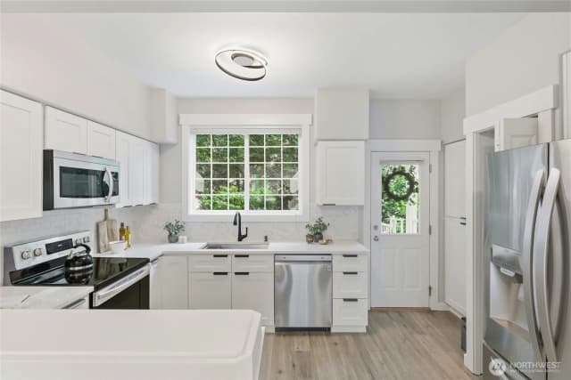 Property photo for 23120 Se Black Nugget Road #l4, Issaquah photo 4