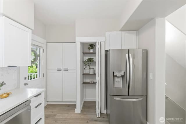 Property photo for 23120 Se Black Nugget Road #l4, Issaquah photo 5