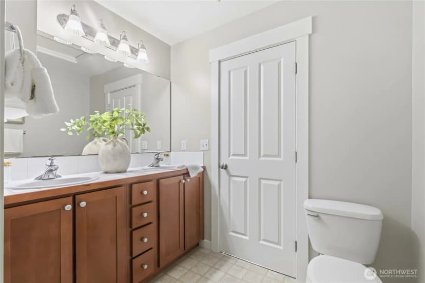 Property photo for 23120 Se Black Nugget Road #l4, Issaquah photo 9
