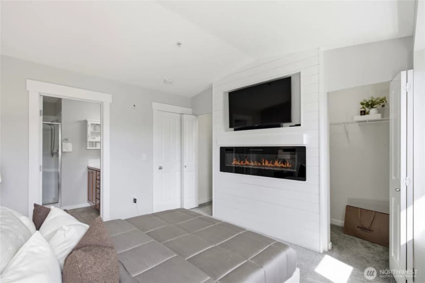 Property photo for 23120 Se Black Nugget Road #l4, Issaquah photo 8