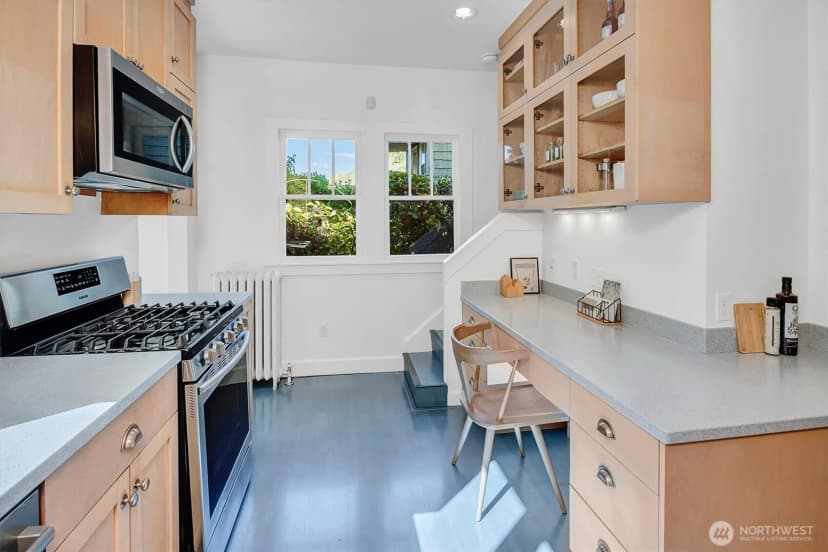 Property photo for 2321 33rd Avenue S, Seattle photo 17