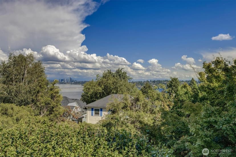 Property photo for 2321 33rd Avenue S, Seattle photo 32
