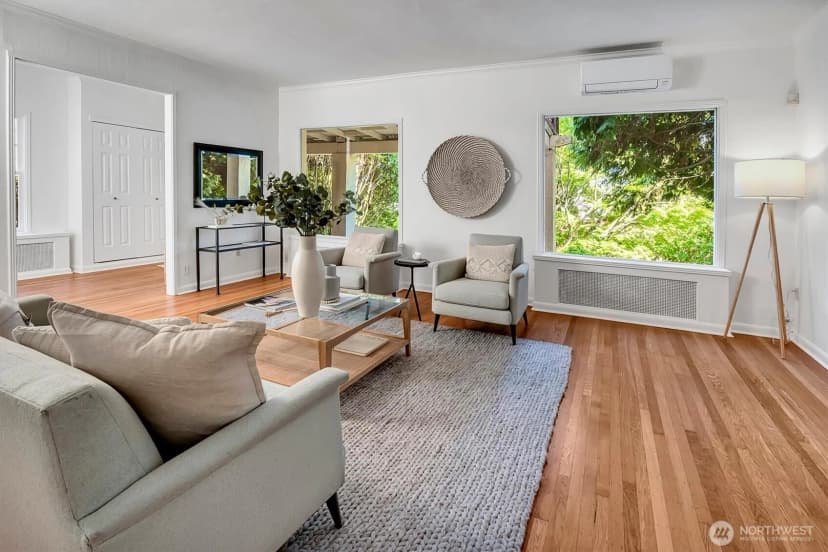 Property photo for 2321 33rd Avenue S, Seattle photo 6