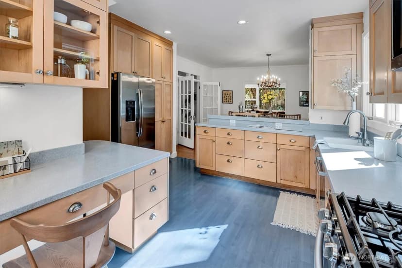 Property photo for 2321 33rd Avenue S, Seattle photo 18