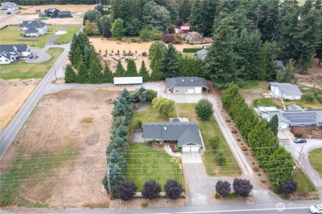 Property photo for 7511 Hannegan Road, Lynden photo 2