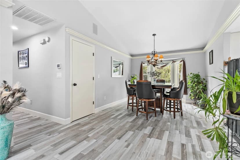 Property photo for 7511 Hannegan Road, Lynden photo 6