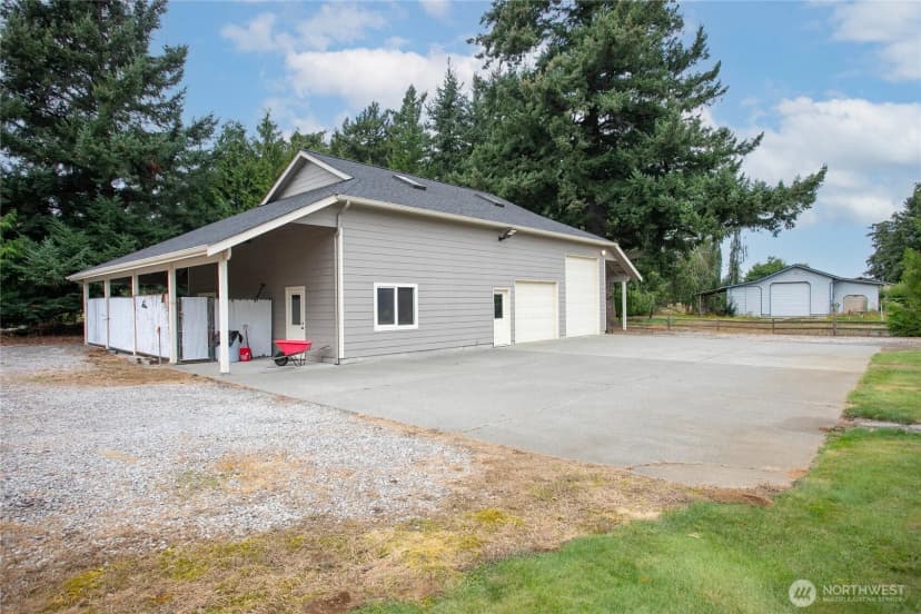 Property photo for 7511 Hannegan Road, Lynden photo 35