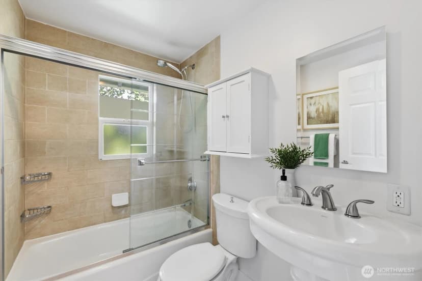 Property photo for 626 W Emerson Street, Seattle photo 13