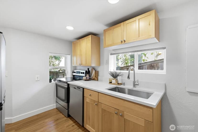 Property photo for 626 W Emerson Street, Seattle photo 18