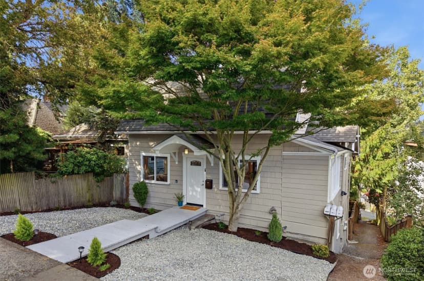 Property photo for 626 W Emerson Street, Seattle photo 31