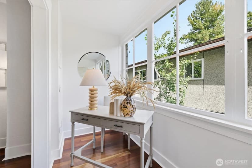 Property photo for 626 W Emerson Street, Seattle photo 7