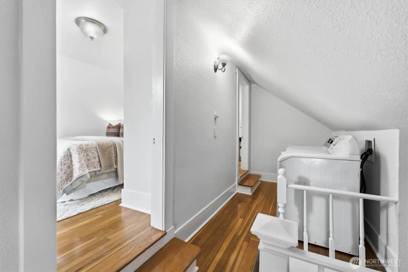 Property photo for 626 W Emerson Street, Seattle photo 23