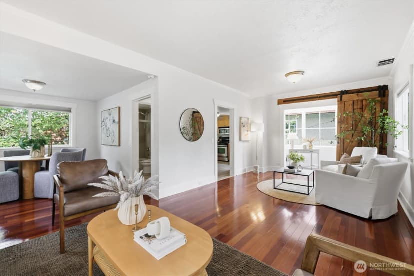 Property photo for 626 W Emerson Street, Seattle photo 3
