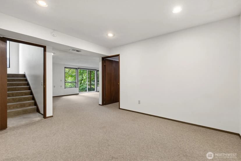 Property photo for 3322 102nd Avenue Ne, Bellevue photo 24
