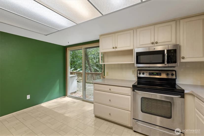 Property photo for 3322 102nd Avenue Ne, Bellevue photo 14