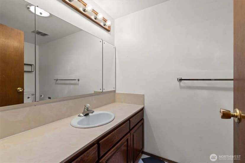 Property photo for 3322 102nd Avenue Ne, Bellevue photo 21