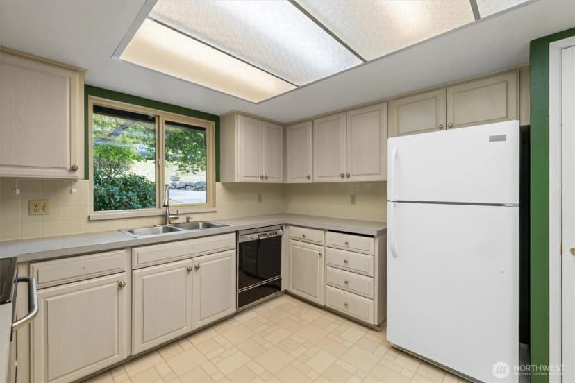 Property photo for 3322 102nd Avenue Ne, Bellevue photo 13