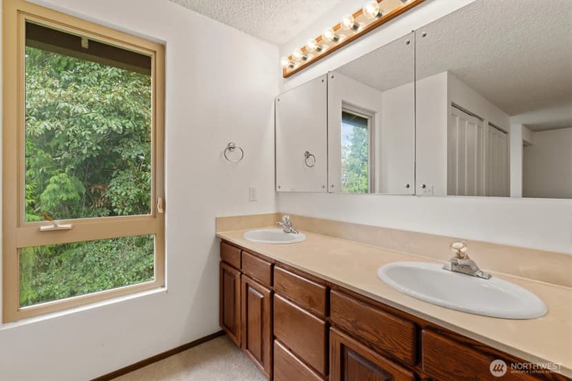 Property photo for 3322 102nd Avenue Ne, Bellevue photo 18