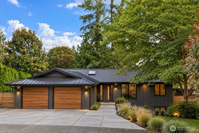 Property photo for 3322 102nd Avenue Ne, Bellevue photo 2