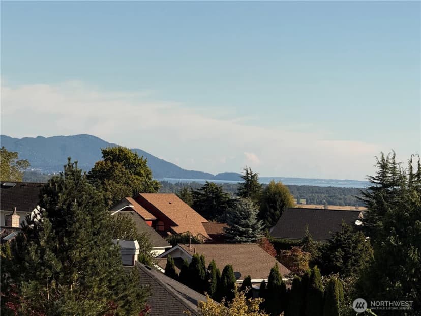 Property photo for 2557 Lakeridge Drive, Ferndale photo 11