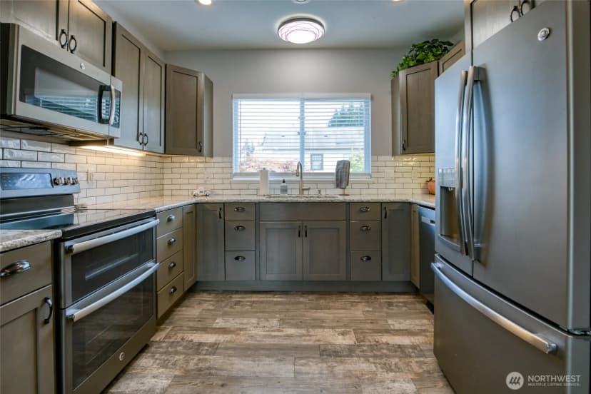 Property photo for 218 B Street, Cosmopolis photo 8
