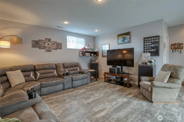 Property photo for 218 B Street, Cosmopolis photo 5