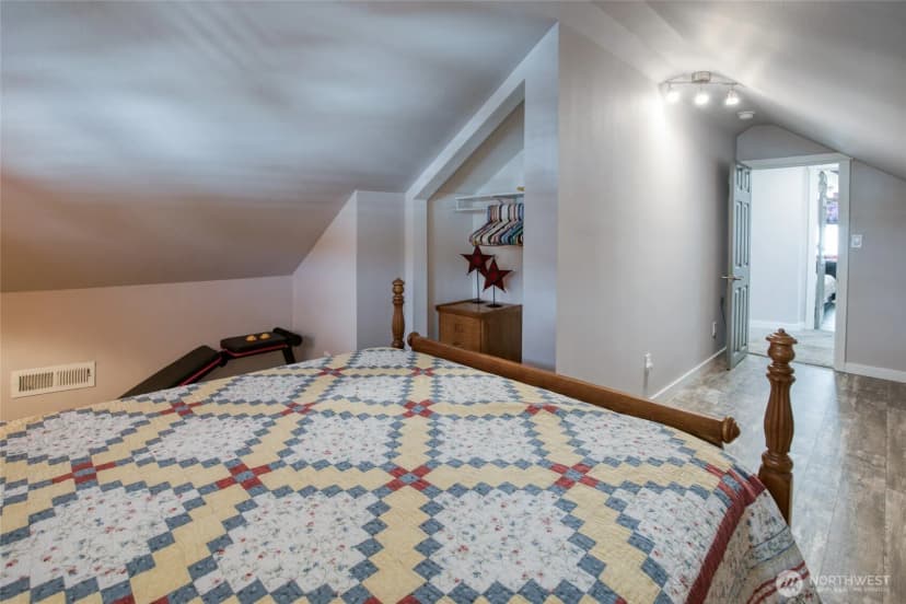 Property photo for 218 B Street, Cosmopolis photo 29