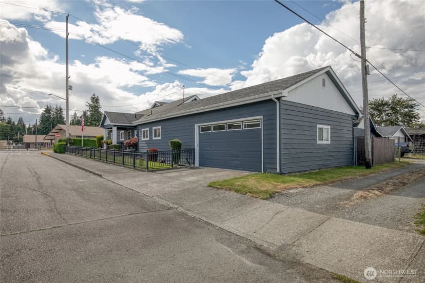 Property photo for 218 B Street, Cosmopolis photo 4