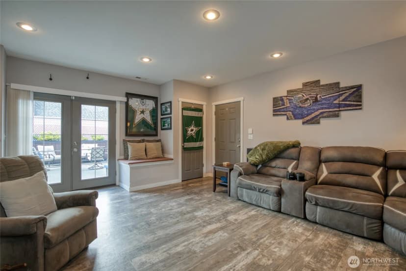 Property photo for 218 B Street, Cosmopolis photo 6